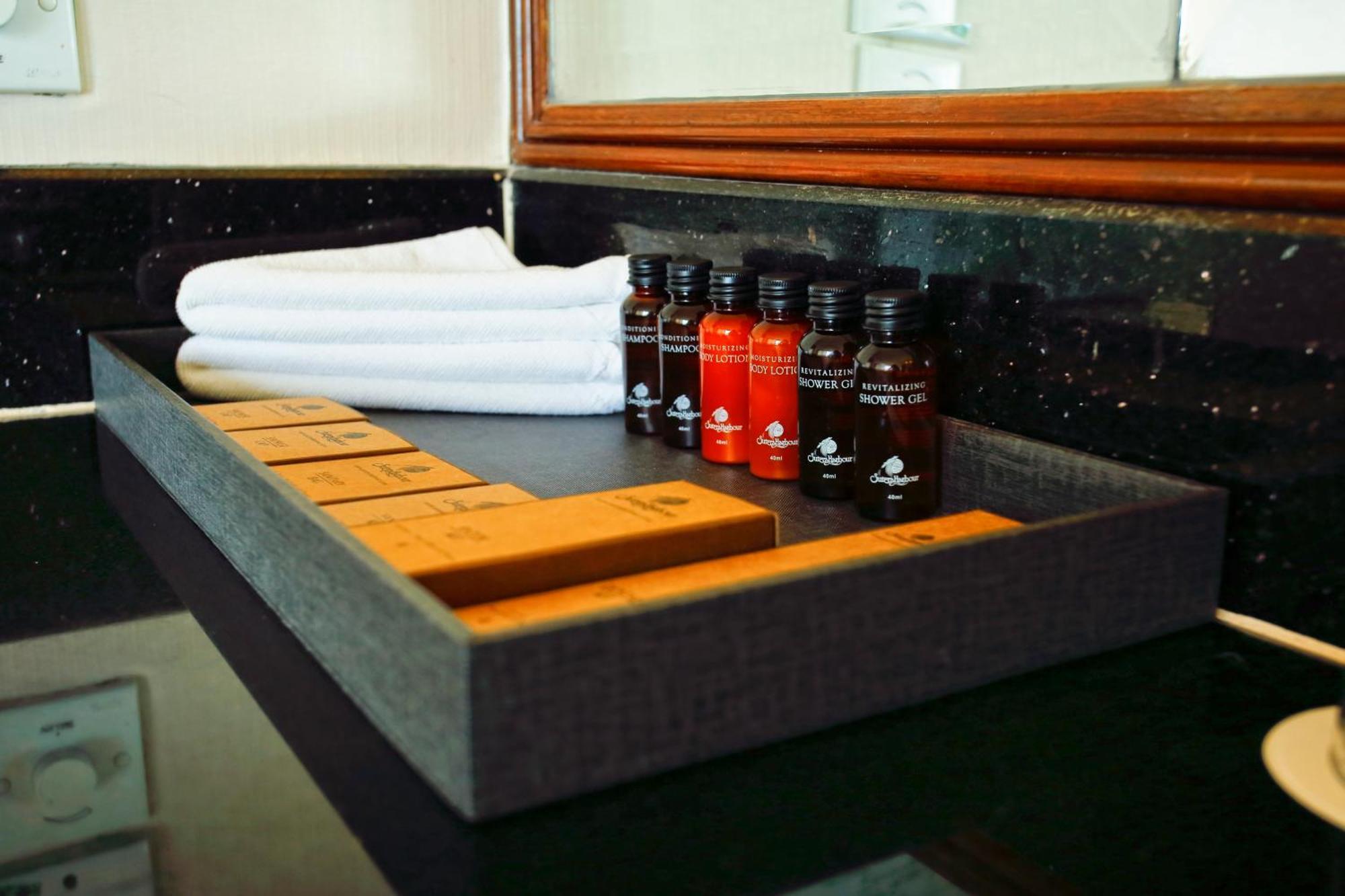 Отель The Pacific Sutera Кота-Кинабалу Экстерьер фото A bathroom tray