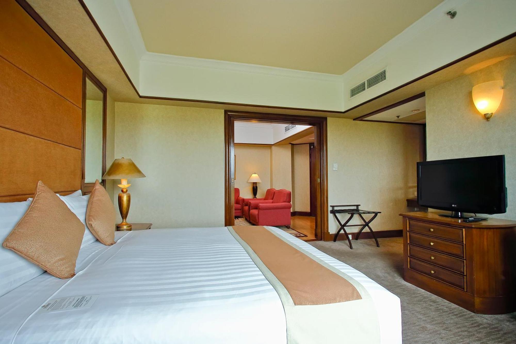 Отель The Pacific Sutera Кота-Кинабалу Экстерьер фото Suite