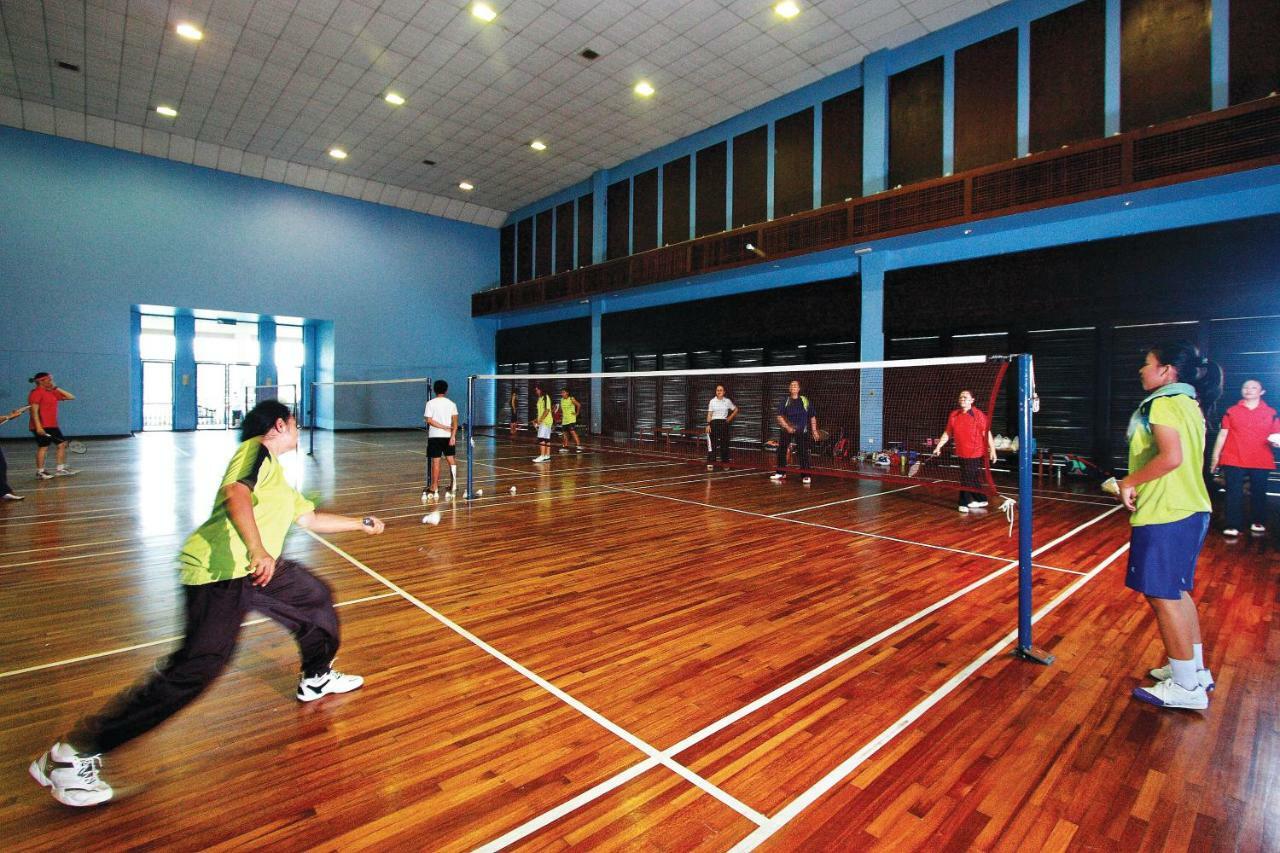 Отель The Pacific Sutera Кота-Кинабалу Экстерьер фото Badminton